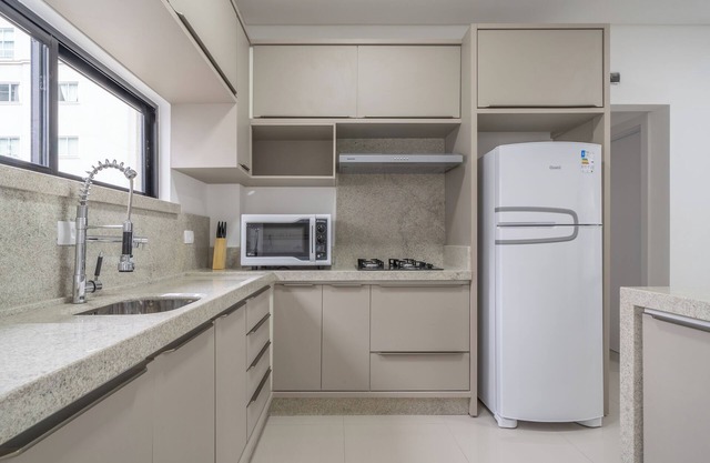 Apt w/ Balcony & Bbq, 650m to Beach Rgo0502