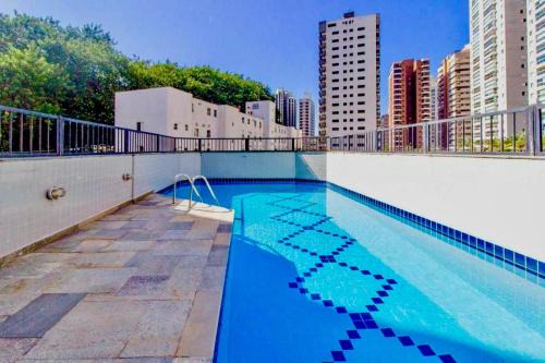 Apto com PISCINA 2 quadras da praia