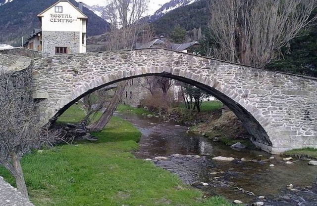APTO. LOW COAST IN SALLENT DE GALLEGO (Huesca) 5 pers.