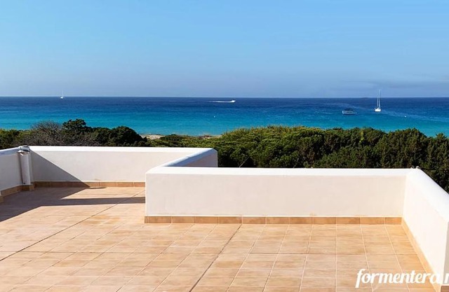 Apto Mar de Es Caló, a metros de la playa - Formentera Natural