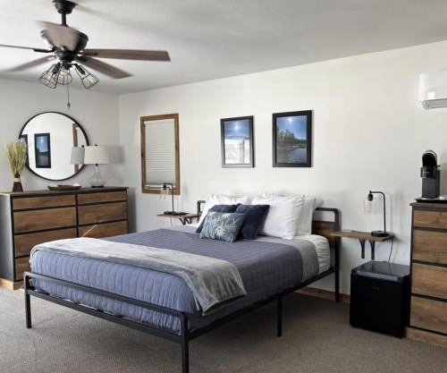 Aqua Aire Inn & Suites