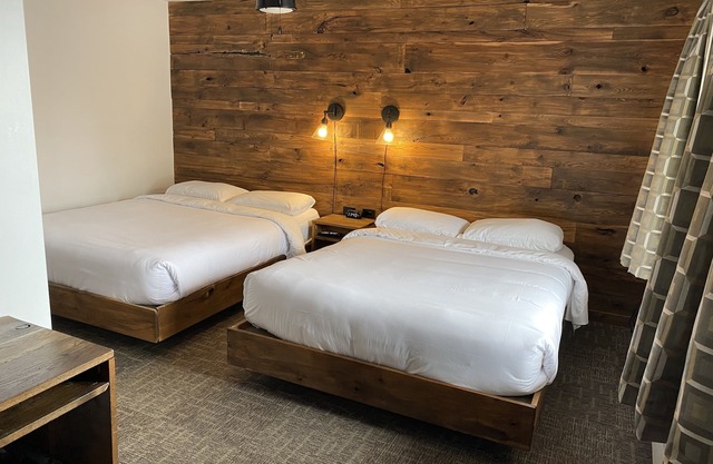 Aqua Aire Inn & Suites