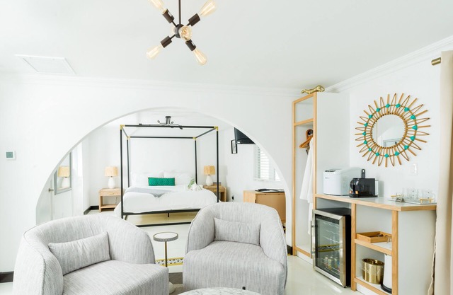 Aqua by American Beech - Rooftop Suite