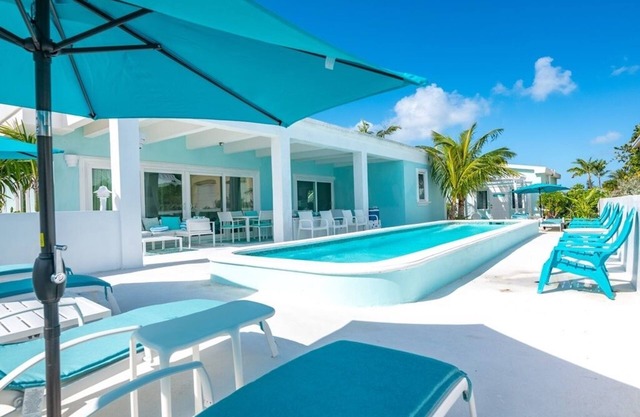Aqua Dreams, am Strand w / Guesthse, 4 Kng Schlafzimmer, 3 1/2 Bäder, 14 Personen, Lg Spa!