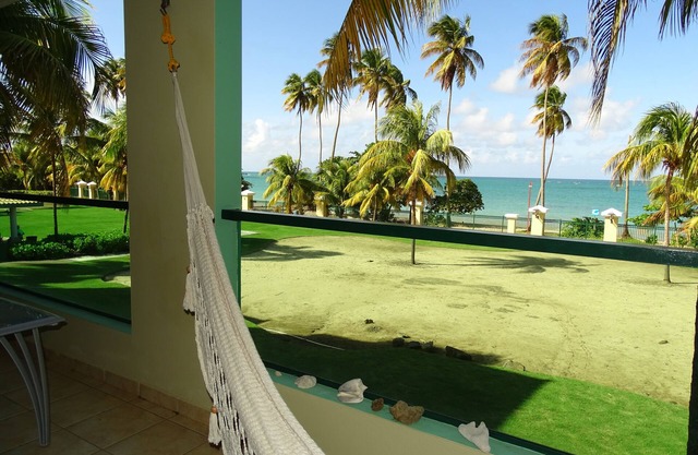 Aquatika Schöne Aussicht auf den Strand und den Regenwald