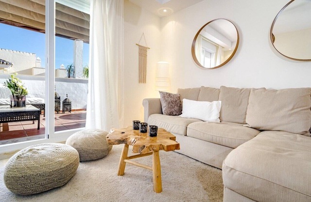 AR23 - Holiday flat, Puerto Banus by Roomservices