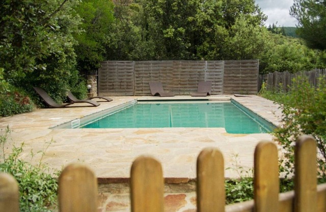 ARAMON: Ferienhaus 5 Betten 75 m2 Garten 4000m2 im Regionalpark