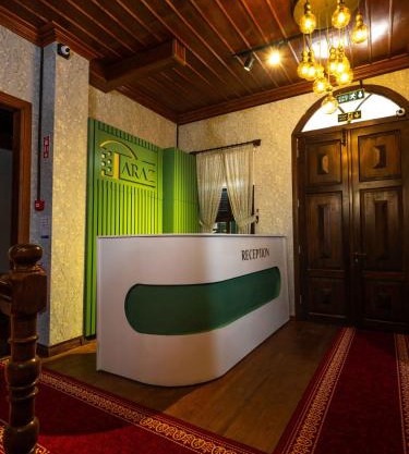 Araz White House