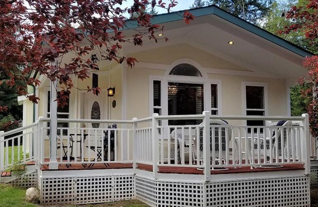 Arbor Rouge Cottage
