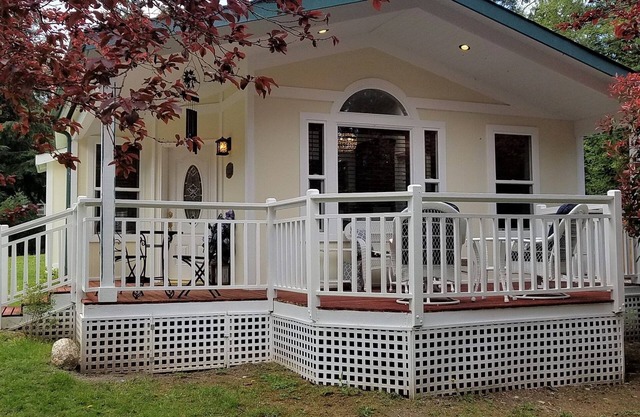 Arbor Rouge Cottage