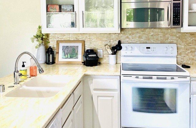 Arboretum 1BR Retreat - Walk to River Trail
