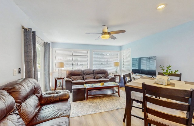 Arcadian Dunes condo with pool, hot tub, game room & W/D
