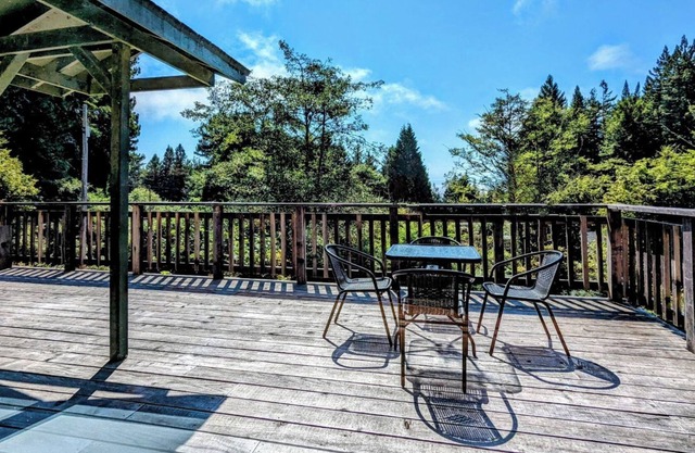 Arcata Hillside Retreat