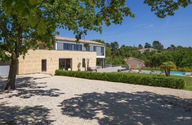 Zeitgenössisches Architektenhaus 4 Schlafzimmer, 3 SDE, mit beheiztem Pool