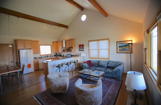 Architect's upscale home near HIstoric Downtown