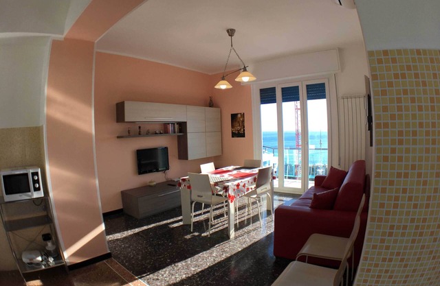 Arcobaleno Apartament in Albissola Marina (SV) 500 Meter vom Meer entfernt.
