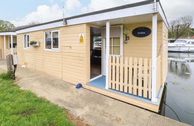 ARDEA, pet friendly, with a garden in Stalham