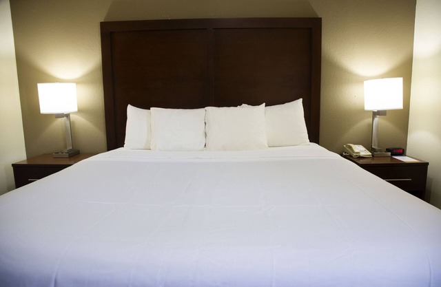 Ardmore Inn & Suites
