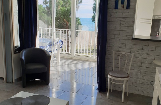 Argeles Waterfront (renoviert) - Blick herrlicher 20m Strand (direkter Zugang) - Wi-Fi