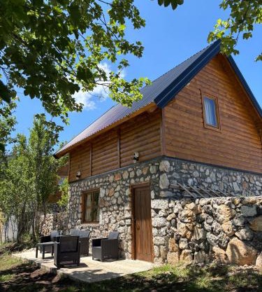 Arhetip, Djedova Villa