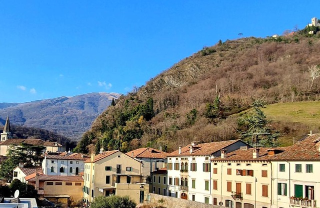 Arianna Apartments