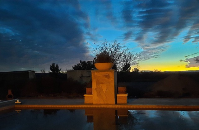 Arizona Pool House- Private, Fenced Outside Space