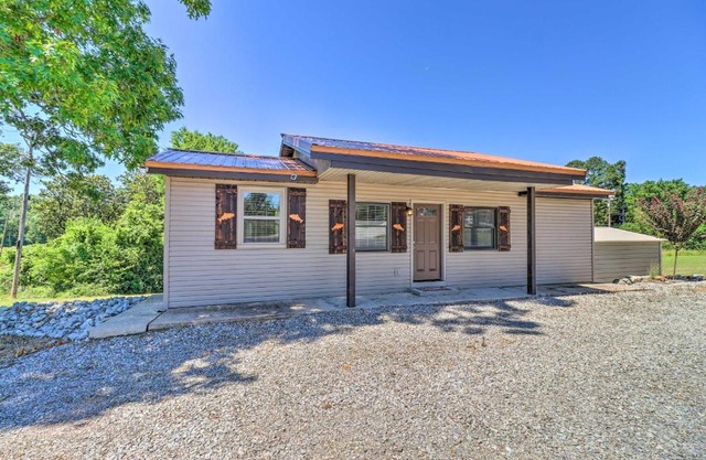 Arkansas Fishing Getaway Near Norfork River!