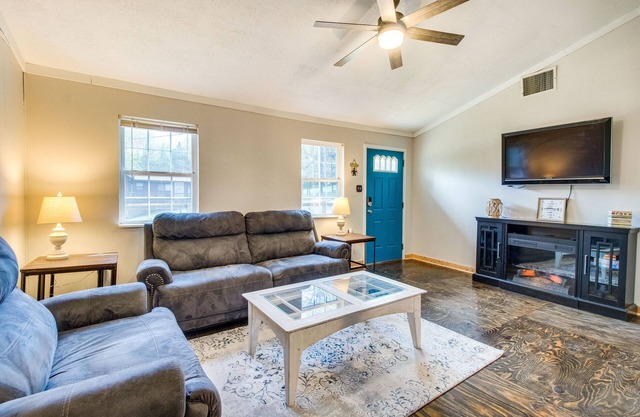Arkansas Vacation Rental < 1 Mi to Norfork Lake