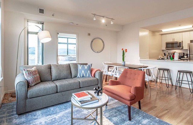 Arlington | Modern 2BD/2BA Apartment
