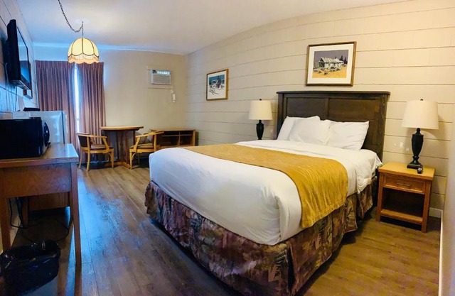 Armstrong Inn