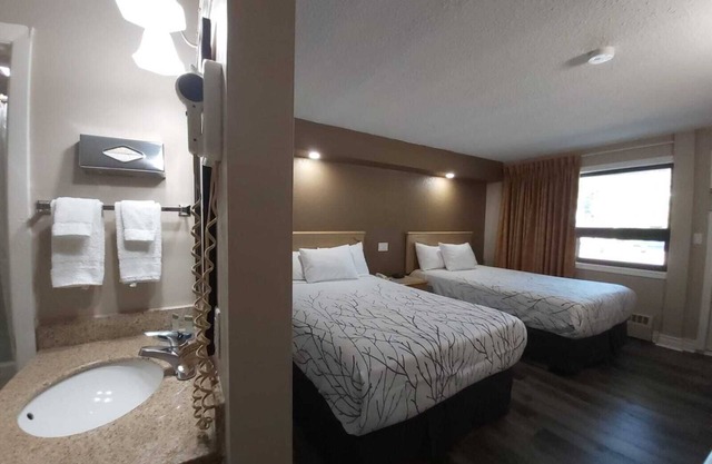 Arnprior Motor Inn