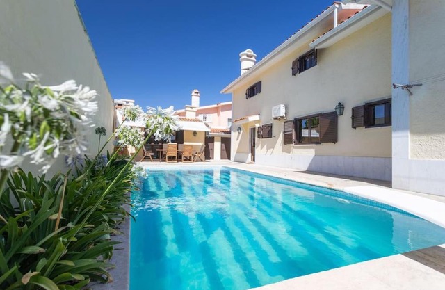 Aroeira Sunny Villa