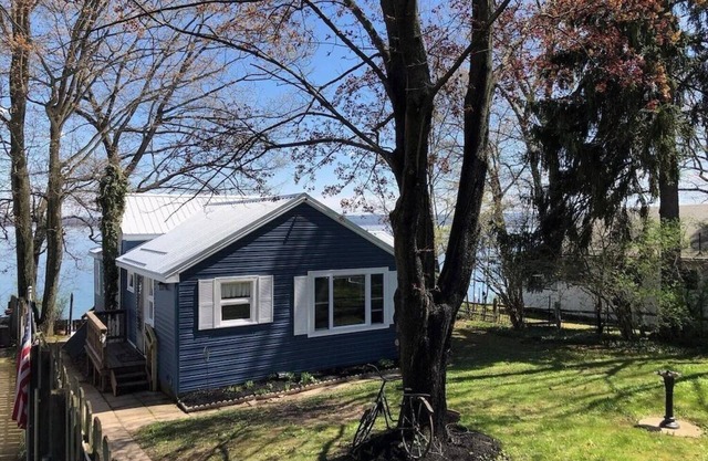 Romantische Seneca Lake Waterfront Escape / Whirlpool / Weinstraße / Haustiere