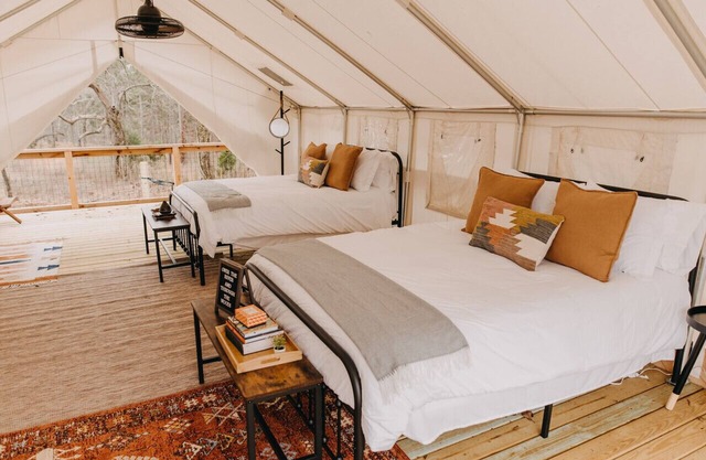 Arrowhead Tent at Kingston Downs