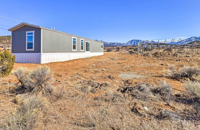 Arroyo Hondo Home: 11 Mi to Downtown Taos!
