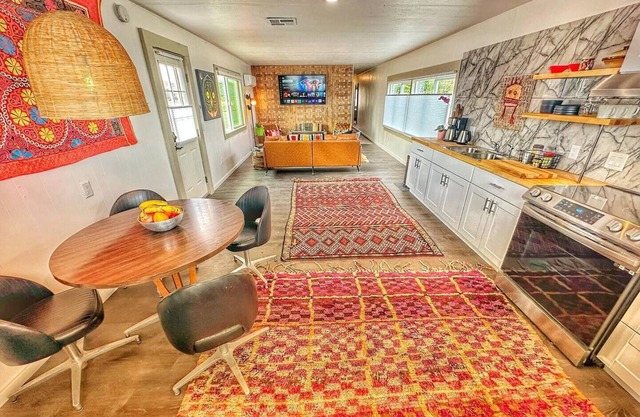 Enjoy a delightful stay in my sunny 1 bedroom home for your Cottonwood trip