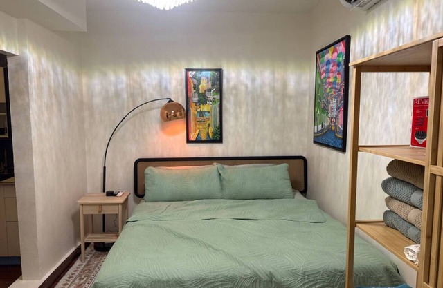Art Floral Studio with Kitchen, KING Bed, Washer/Dryer, WIFI in Old San Juan