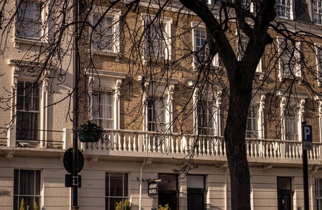Artist Residence London