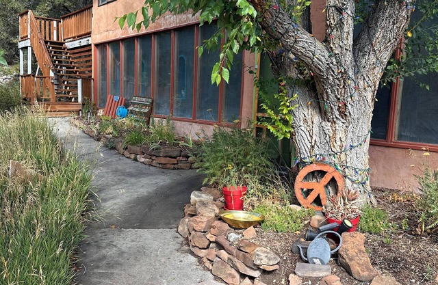 Harmony Hill ~ Art Studio with Gated access to Carson National Forest ~ Dist 51