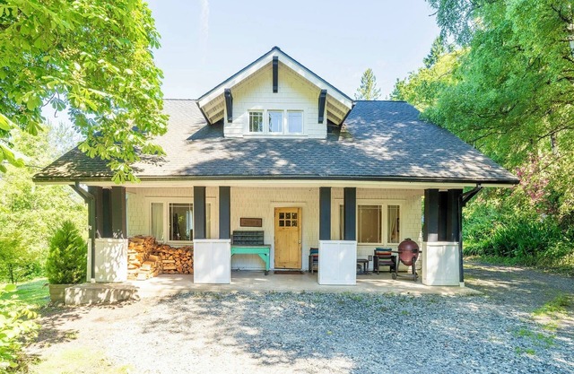 Artist's farm house children loft m/s Redmond, Seattle