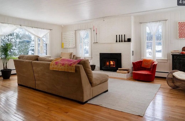 Artist's home near the woods - close to skiing, vineyards, High Falls, Hudson