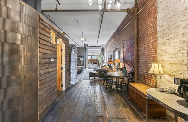 Downtown St Louis - Große Gruppe Übernachtungslager Künstler Lofts & Gameroom