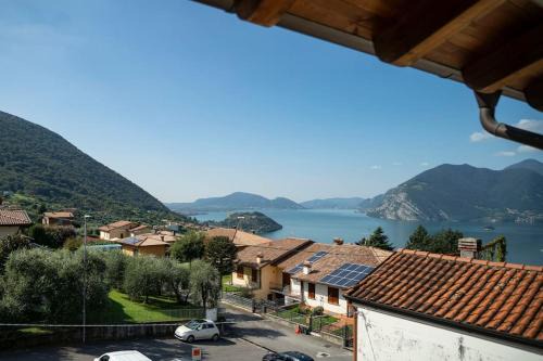 Artistic house on the Iseo Lake (017182-CNI-00067)