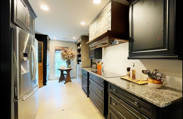 Artistic Retreat Home - The Perfect Spot in Mt. Pleasant
