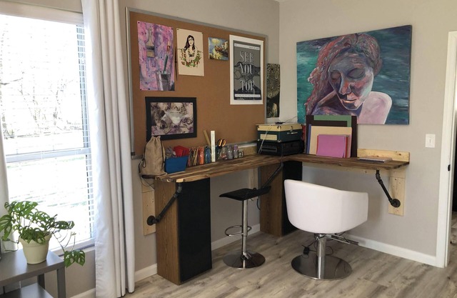 Artistic Retreat - Walk Downtown, Sparkling Clean!