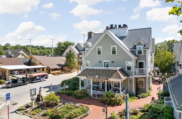 Artists Colony Inn