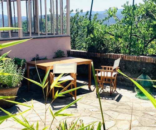 Artists' holiday home near Cinque Terre - 4 bedrooms, large terrace, great views