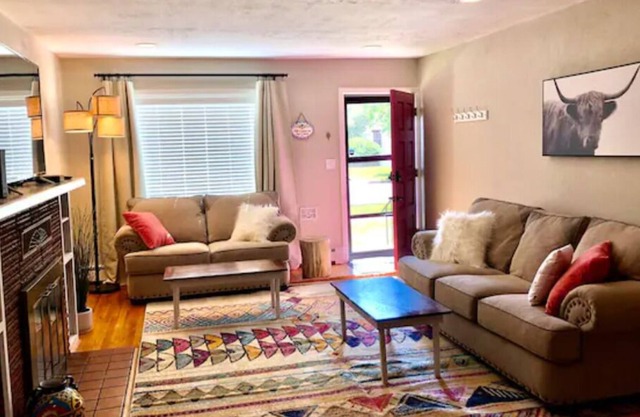 Artsy Southwest House in the Heart of Alamosa