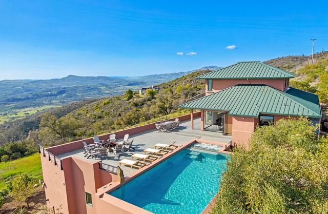 Zeitgenössische Wine Country Retreat