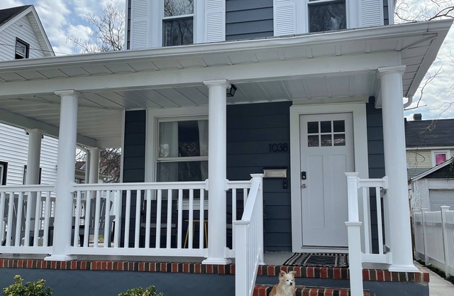 Asbury Park, Big Yard, Walk to Stone Pony, 2 baths! A/C Pets allowed